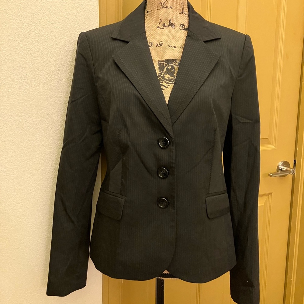 the limited 3 button pinstripe blazer shoulder pads classic medium 8 office chic